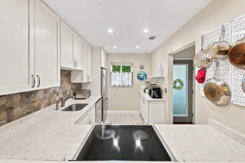 193 Lake Evelyn Drive, West Palm Beach FL - photo 12 of 33