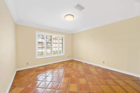 6760 Hollandaire Drive, Boca Raton FL - photo 11 of 34