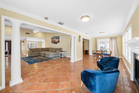 6760 Hollandaire Drive, Boca Raton FL - photo 9 of 34