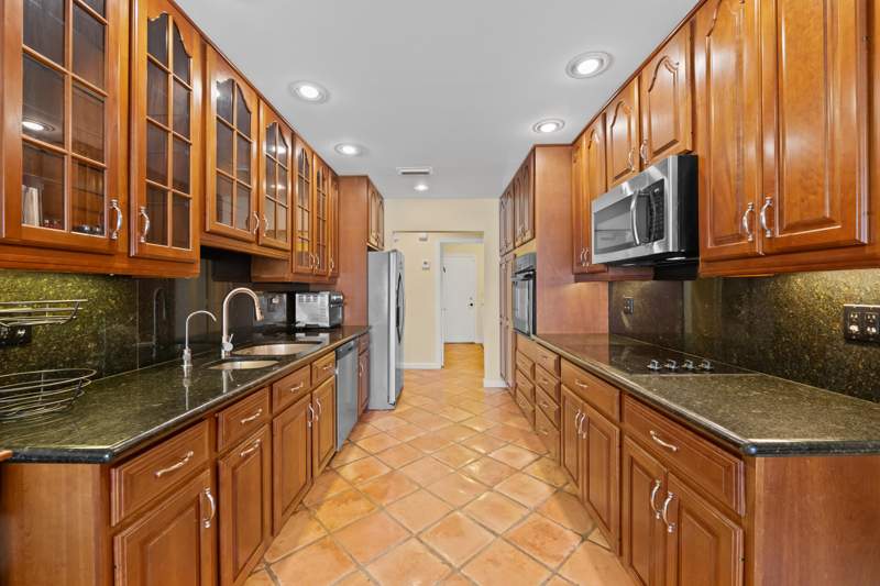 3 bedroom Single Family Residence at 6760 Hollandaire Drive, Amberwoods, Boca Raton — photo 4
