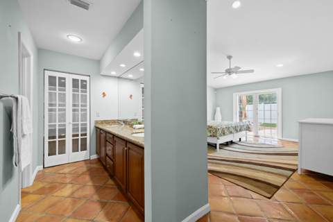 6760 Hollandaire Drive, Boca Raton FL - photo 18 of 34