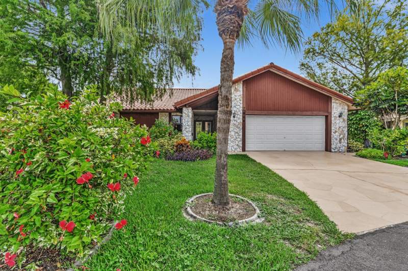 4 bedroom Single Family Residence at 7908 NW 85th Terrace, Woodmont Tract 57, Tamarac — photo 5