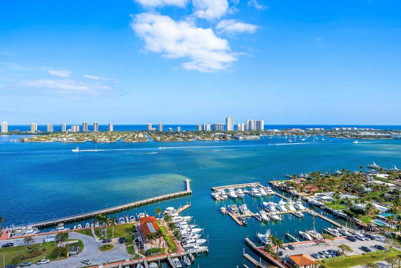 2 bedroom Condominium at 220 Lake Shore Drive #2202, Nautilus 220 Condominium, Lake Park — photo 4