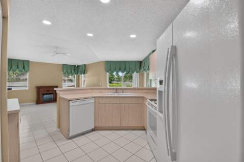 143 Citrus Park Circle, Boynton Beach FL - photo 7 of 39