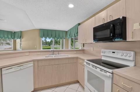 143 Citrus Park Circle, Boynton Beach FL - photo 16 of 39