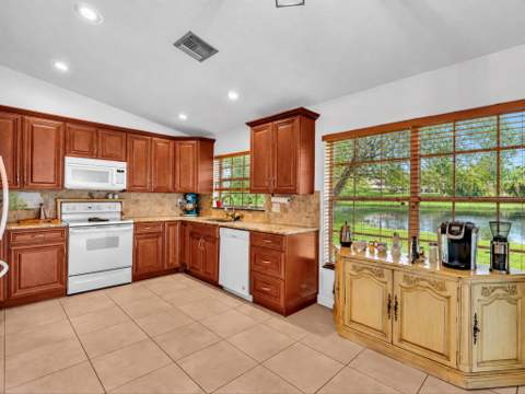 5420 Pine Circle, Coral Springs FL - photo 9 of 50