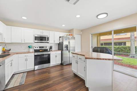 1727 Arezzo Circle, Boynton Beach FL - photo 6 of 33