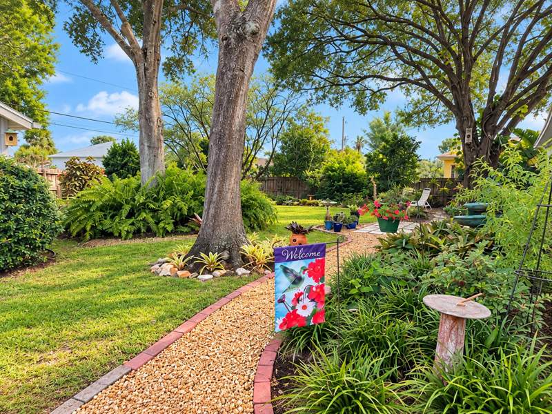 3 bedroom Single Family Residence at 437 SW Nativity Terrace, Port St Lucie Section 13, Port St. Lucie — photo 3