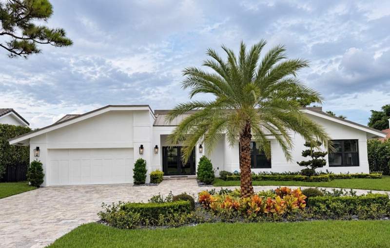 3 bedroom Single Family Residence at 4909 Pineview Circle, Seagate Country Club, Delray Beach — photo 2