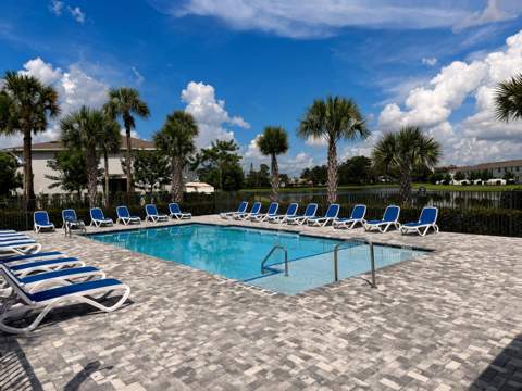 4180 Lagoon Shore Drive, Lake Worth FL - photo 6 of 31