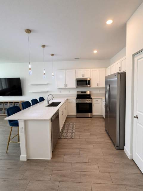 4180 Lagoon Shore Drive, Lake Worth FL - photo 10 of 31