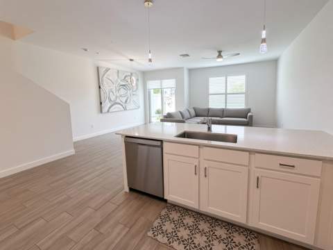 4180 Lagoon Shore Drive, Lake Worth FL - photo 11 of 31