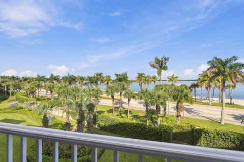 36 Harbour Isle Drive #303, Fort Pierce FL - photo 13 of 39