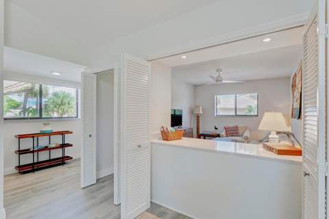 17053 Waterbend Drive, Jupiter FL - photo 11 of 26
