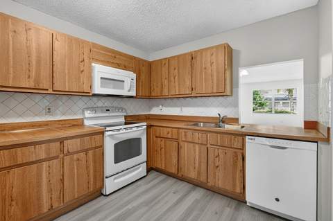 72 Conaskonk Circle, Royal Palm Beach FL - photo 10 of 55