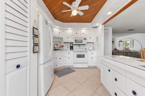 1 Harbourside Drive #1204, Delray Beach FL - photo 10 of 37