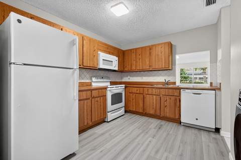 72 Conaskonk Circle, Royal Palm Beach FL - photo 13 of 55