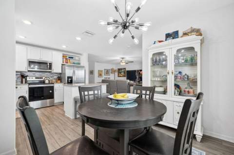 5521 Fantasy Drive, Fort Pierce FL - photo 9 of 44
