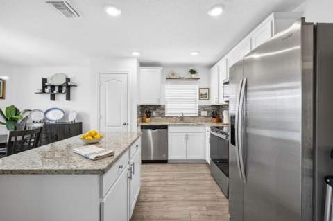 5521 Fantasy Drive, Fort Pierce FL - photo 12 of 44