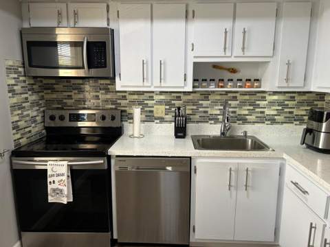 7505 NW 5th Court #208, Margate FL - photo 6 of 18
