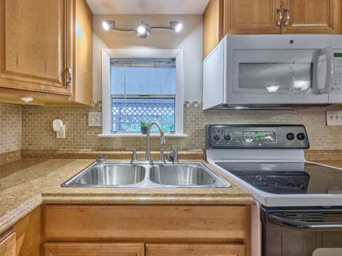 7965 SE Wren Avenue, Hobe Sound FL - photo 10 of 50
