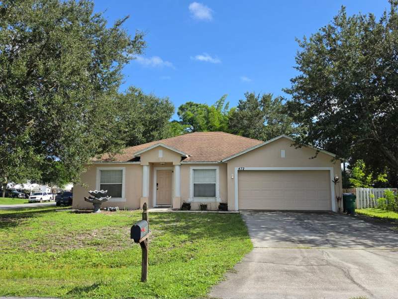 3 bedroom Single Family Residence at 472 SE Justine Terrace, Port St Lucie Sec 02, Port St. Lucie — photo 2