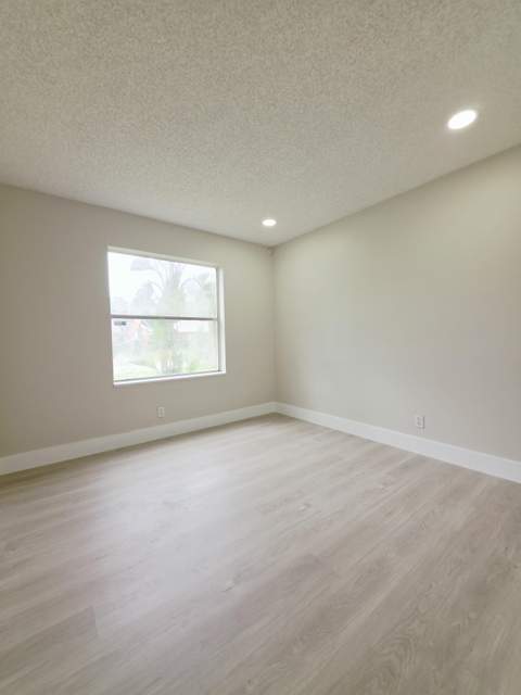 6117 Blue Grass Circle, Lake Worth FL - photo 8 of 29