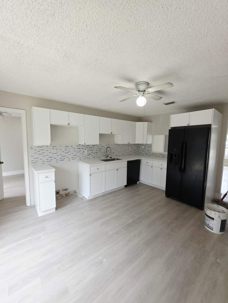 4 bedroom Single Family Residence at 6117 Blue Grass Circle, Homes Of Lees Crossing , Lee Crossing, Lake Worth — photo 3