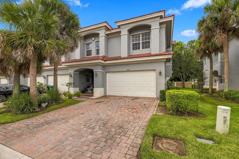 3 bedroom Single Family Residence at 2154 SW Cape Cod Drive, Third Replat Of Portofino Isles, Port St. Lucie — photo 3