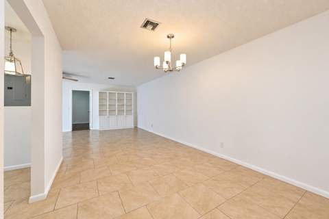 828 Timberview Drive #A, Fort Pierce FL - photo 11 of 35