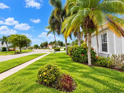 139 Saratoga Boulevard, Royal Palm Beach FL - photo 16 of 71