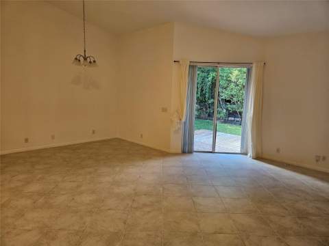 5845 Eagle Cay Circle, Coconut Creek FL - photo 8 of 43
