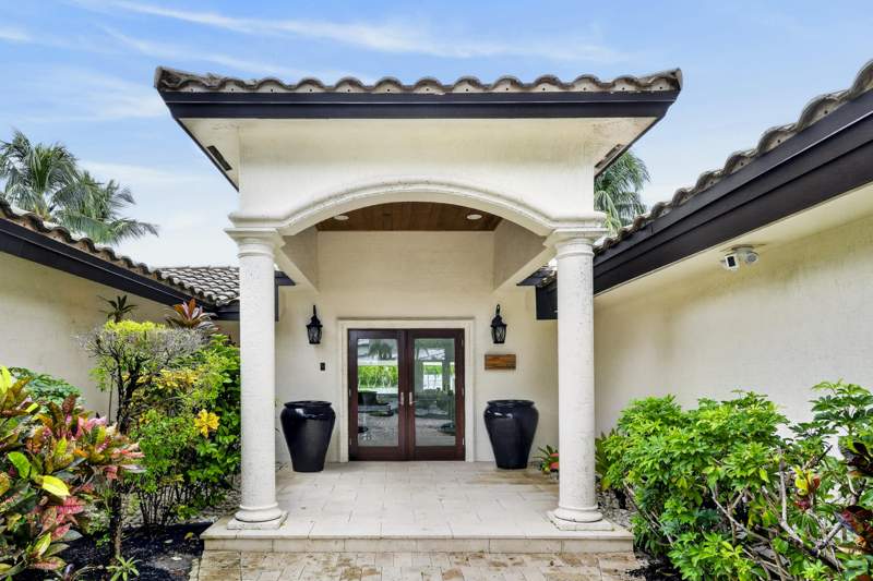 3 bedroom Single Family Residence at 329 Isle Of Capri Drive, Venice Resub In Blks 3 & 4, Fort Lauderdale — photo 4