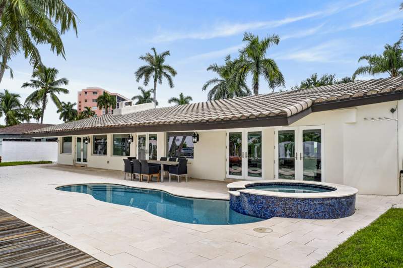 3 bedroom Single Family Residence at 329 Isle Of Capri Drive, Venice Resub In Blks 3 & 4, Fort Lauderdale — photo 5