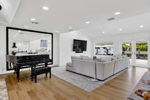 329 Isle Of Capri Drive, Fort Lauderdale FL - photo 9 of 63