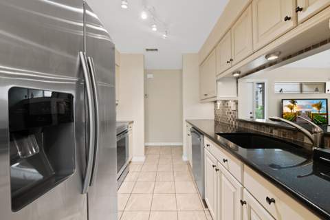 9212 Chelsea Drive, Plantation FL - photo 8 of 25