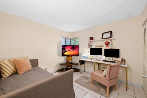 9212 Chelsea Drive, Plantation FL - photo 14 of 25