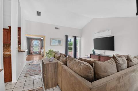 5504 Courtney Circle, Boynton Beach FL - photo 6 of 49