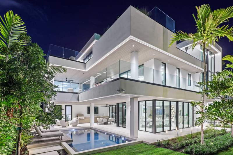 6 bedroom Single Family Residence at 237 Elwa Place, Elwa Place, West Palm Beach — photo 3