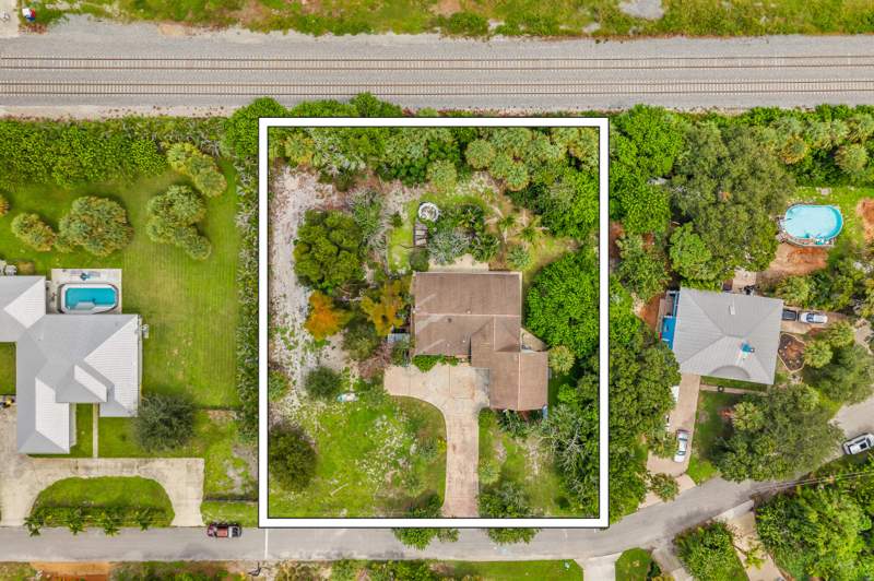 4 bedroom Single Family Residence at 1271 NE Sunrise Terrace, Gaines Estate, Jensen Beach — photo 4