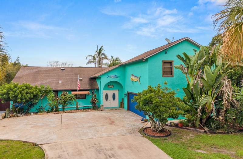 4 bedroom Single Family Residence at 1271 NE Sunrise Terrace, Gaines Estate, Jensen Beach — photo 2