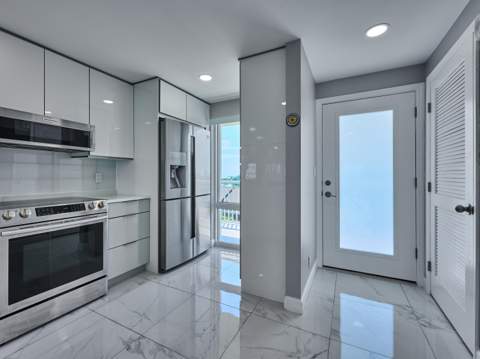 2611 N Riverside Drive #606, Pompano Beach FL - photo 6 of 37