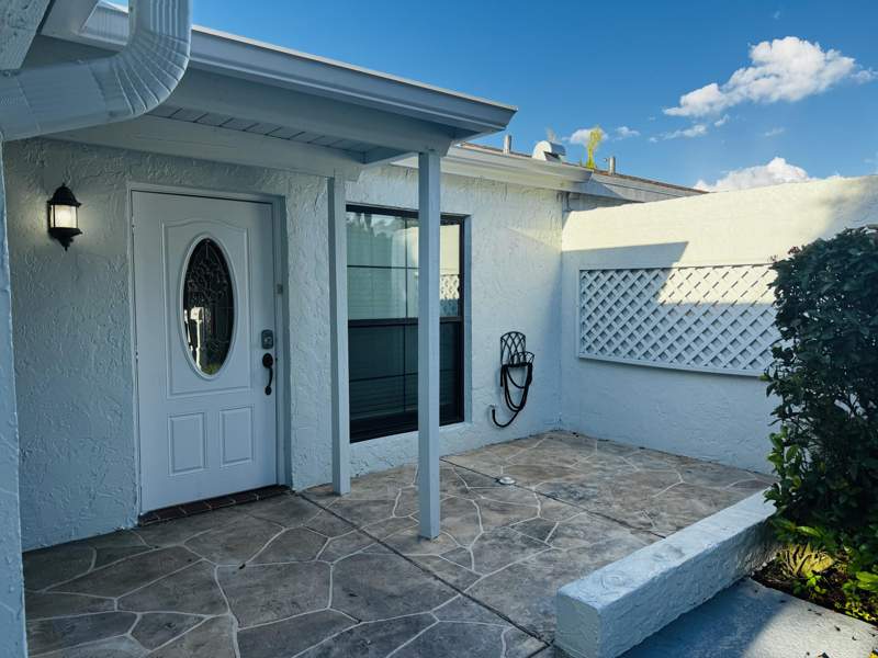 2 bedroom Villa at 6820 Moonlit dr Drive, Camelot Village Sec 4, Delray Beach — photo 2