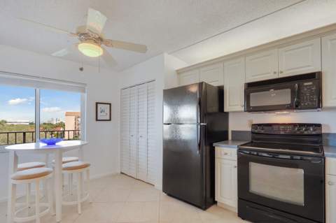 275 Palm Avenue #A404, Jupiter FL - photo 16 of 71