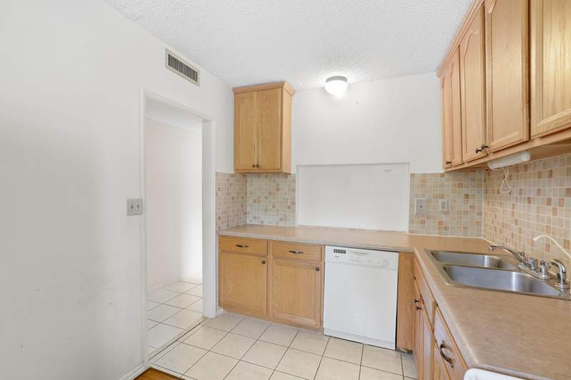 2 bedroom Condominium at 8425 Forest Hills Drive #205, Greenglades Condo III, Coral Springs — photo 2