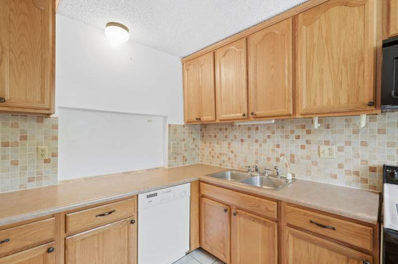 2 bedroom Condominium at 8425 Forest Hills Drive #205, Greenglades Condo III, Coral Springs — photo 3