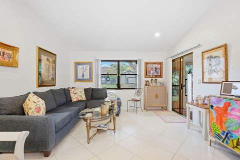 497 Iron Forge Court, Royal Palm Beach FL - photo 13 of 32