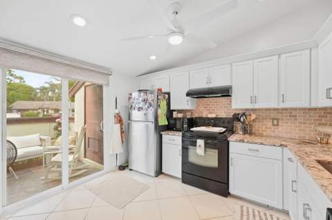 497 Iron Forge Court, Royal Palm Beach FL - photo 8 of 32