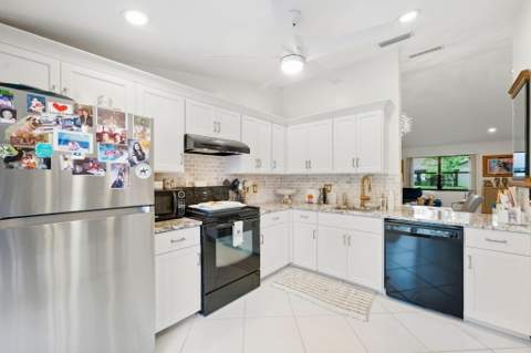 497 Iron Forge Court, Royal Palm Beach FL - photo 10 of 32