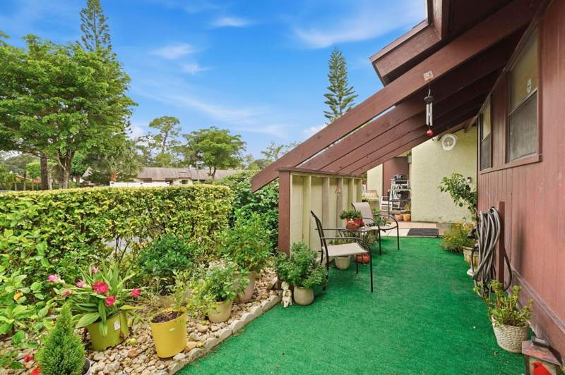 2 bedroom Villa at 497 Iron Forge Court, Strathmore Gate West, Royal Palm Beach — photo 4